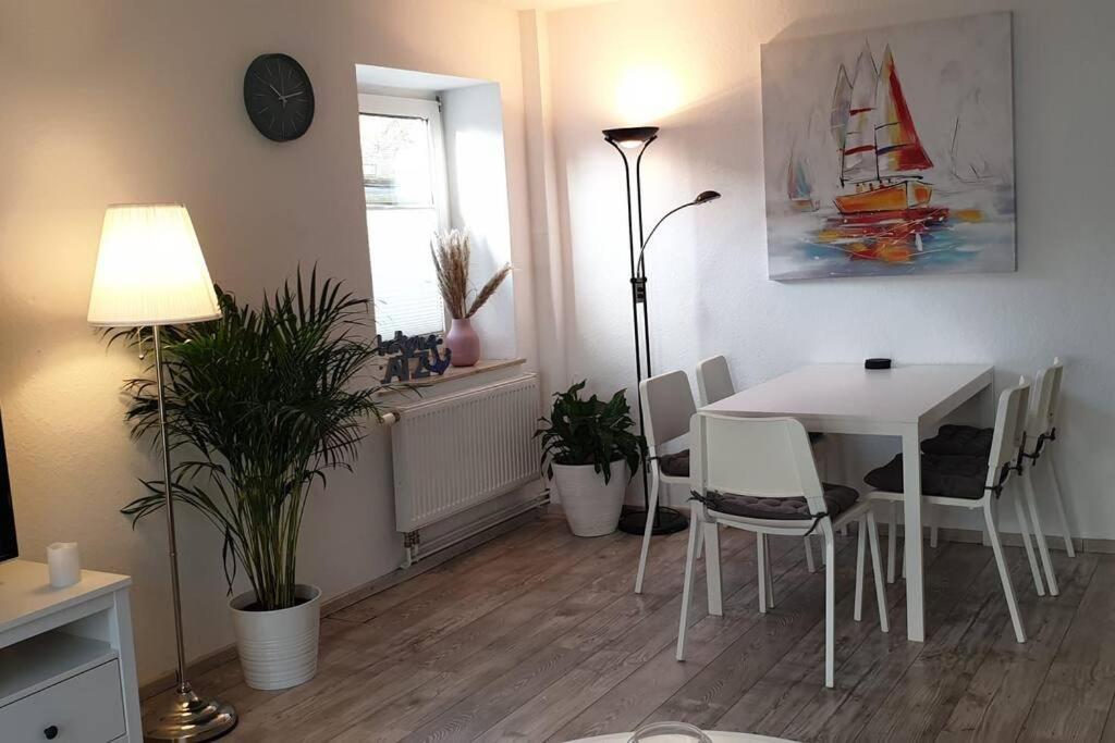 Charmante Haushaelfte Mit Garten Und Terrasse 플렌스부르크 외부 사진